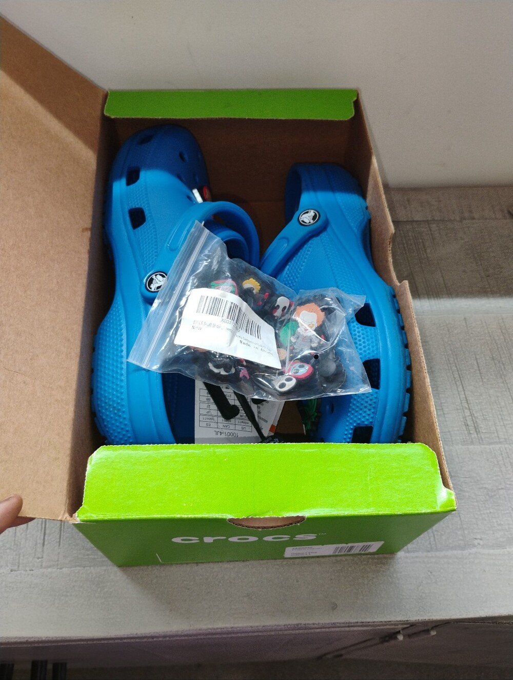 Crocs Classic Clog in Bright Blue